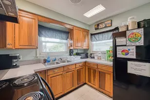 499 Maple St, Fall River, MA 02720 - Photo 8
