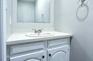 24 Wilson St, Marlborough, MA 01752 - Photo 12