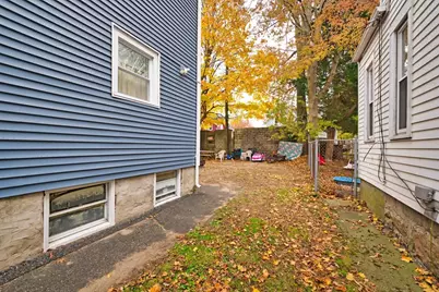 324 Cottage St, New Bedford, MA 02740 - Photo 6