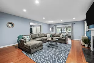 91 Jimney Dr, Westford, MA 01886 - Photo 2