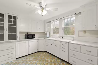10 Oak St, Wareham, MA 02571 - Photo 8