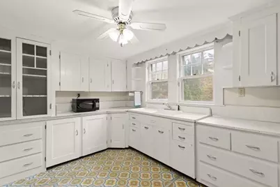 10 Oak St, Wareham, MA 02571 - Photo 8