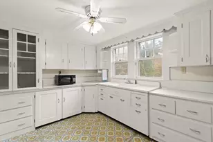 10 Oak St, Wareham, MA 02571 - Photo 8