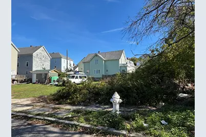 11 Dyer Street, Fall River, MA 02720 - Photo 2