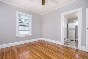 33 Ellsworth St, Everett, MA 02149 - Photo 2