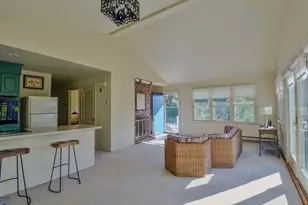 7 Cynthia St, Dartmouth, MA 02748 - Photo 4