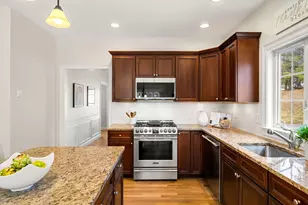 21 Magnolia Ln, Groton, MA 01450 - Photo 2