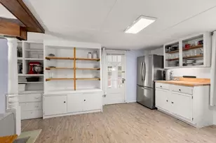 298 Deerfield St, Greenfield, MA 01301 - Photo 4