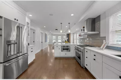 72 Governor Winthrop Rd #2, Somerville, MA 02145 - Photo 2