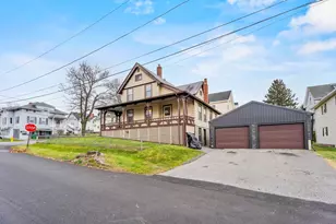 216 Walnut St, Clinton, MA 01510 - Photo 4