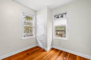 27 Brinsley St, Boston, MA 02121 - Photo 10