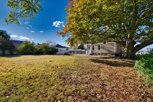 220 Aquidneck St, New Bedford, MA 02744 - Photo 8