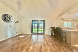 9 Juniper Cir, Rockland, MA 02370 - Photo 2