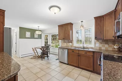 27 Eastwood Dr, Wilbraham, MA 01095 - Photo 14