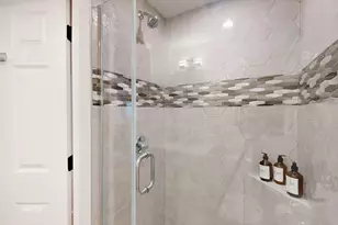 36 Montgomery St, Cambridge, MA 02140 - Photo 12