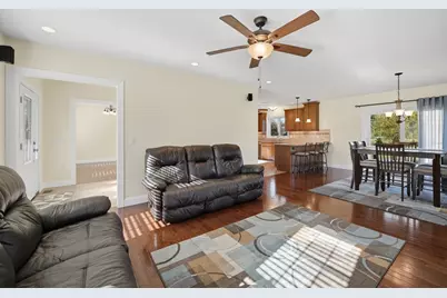 559 E State St, Granby, MA 01033 - Photo 10