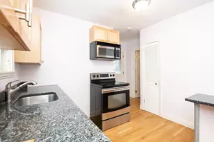 32 Almont St, Medford, MA 02155 - Photo 10