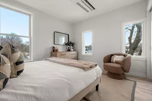 602 Canterbury, Boston, MA 02131 - Photo 18