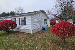 96 Trailwood Dr, Bridgewater, MA 02324 - Photo 4