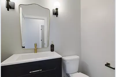 10 Pleasant St, Templeton, MA 01468 - Photo 22