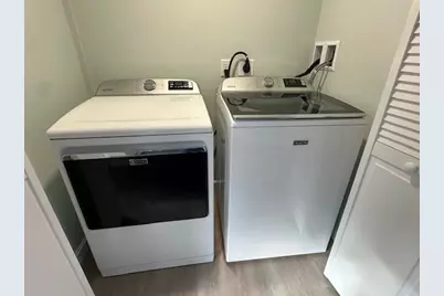 52 Pleasant St, Woburn, MA 01801 - Photo 10