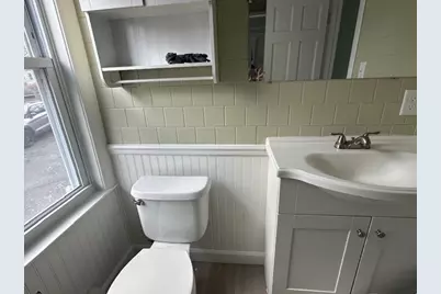 52 Pleasant St, Woburn, MA 01801 - Photo 8