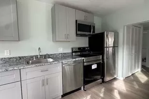 52 Pleasant St, Woburn, MA 01801 - Photo 4