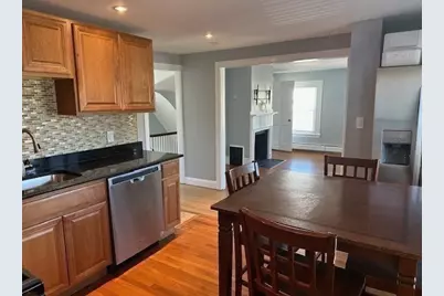 52 Pleasant St, Woburn, MA 01801 - Photo 12