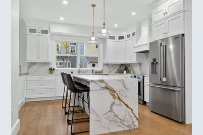 31 Houghton St #A, Somerville, MA 02143 - Photo 2