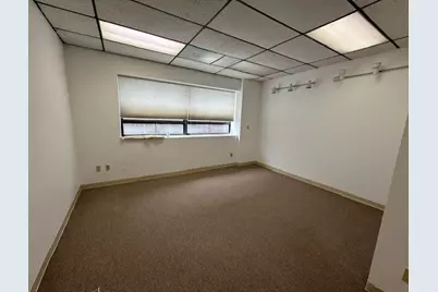 8 Alton Pl #2a, Brookline, MA 02446 - Photo 2