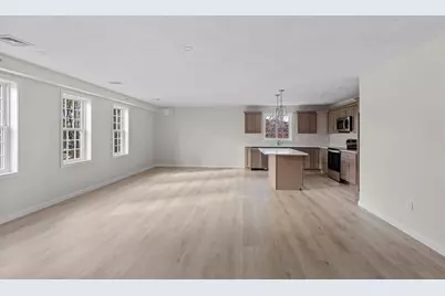 393 Court St #7, Plymouth, MA 02360 - Photo 12