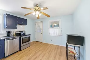 24 Maverick Dr, Mansfield, MA 02048 - Photo 6