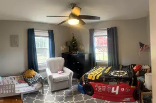 43 Birchland Ave, Springfield, MA 01109 - Photo 4