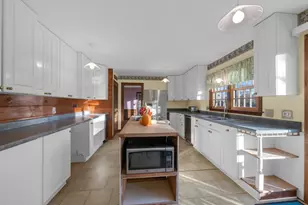 4 Pickett Ln, Greenfield, MA 01301 - Photo 8