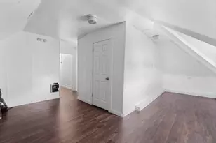 24 Adams St, Springfield, MA 01105 - Photo 6