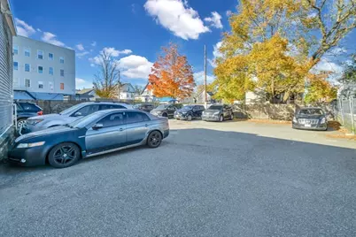 105 Pleasant St, Brockton, MA 02301 - Photo 26