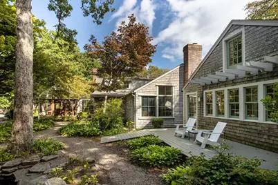 16 Vine St, Marion, MA 02738 - Photo 2