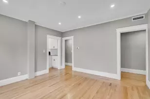 701 Hammond St, Brookline, MA 02467 - Photo 8