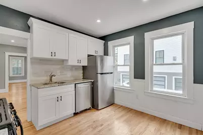 701 Hammond St #1, Brookline, MA 02467 - Photo 10