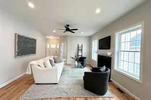 7 Venus Wy, Pelham, NH 03076 - Photo 4