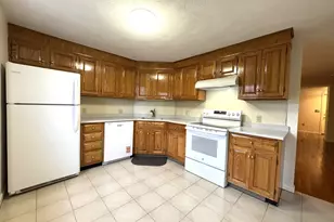 224 Park St, Stoneham, MA 02180 - Photo 2