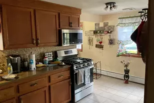 41 Hillside Dr, Springfield, MA 01118 - Photo 4