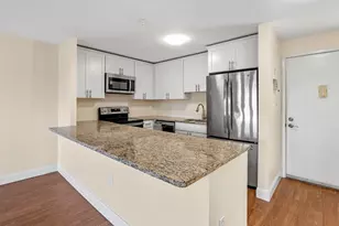 11 Church St, Salem, MA 01970 - Photo 6