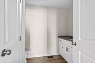 393 Court St, Plymouth, MA 02360 - Photo 22