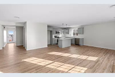 393 Court St #5, Plymouth, MA 02360 - Photo 4