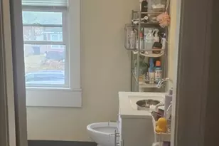 270 Berkshire Ave, Springfield, MA 01109 - Photo 12