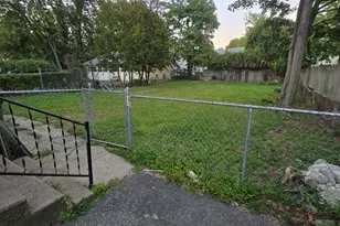 207 -209 White St, Springfield, MA 01108 - Photo 2