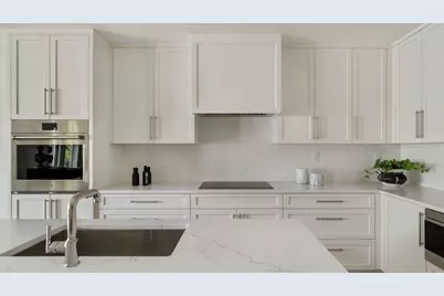 20 Kinmonth Rd #203, Newton, MA 02468 - Photo 6