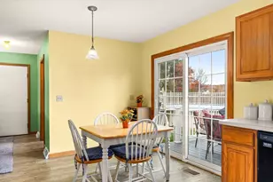 4 Laurel Dr, Easthampton, MA 01027 - Photo 14