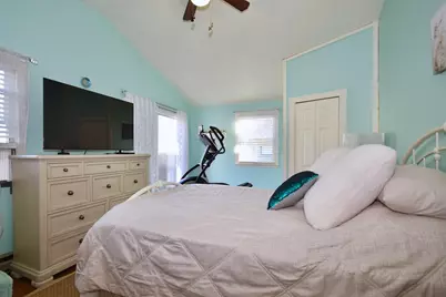 11 Lawton St, Fairhaven, MA 02719 - Photo 8